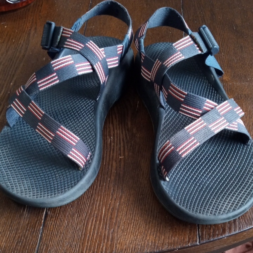 🚨B2G1 CHACO Navy Red White Strapped Sandals